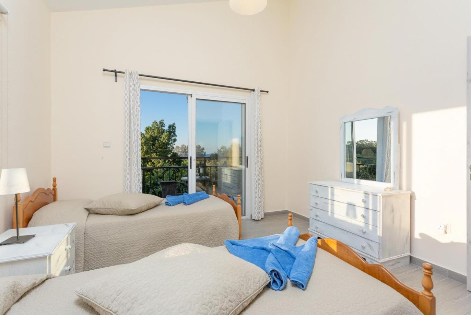 Sun Beach Villa Tria Polis Buitenkant foto
