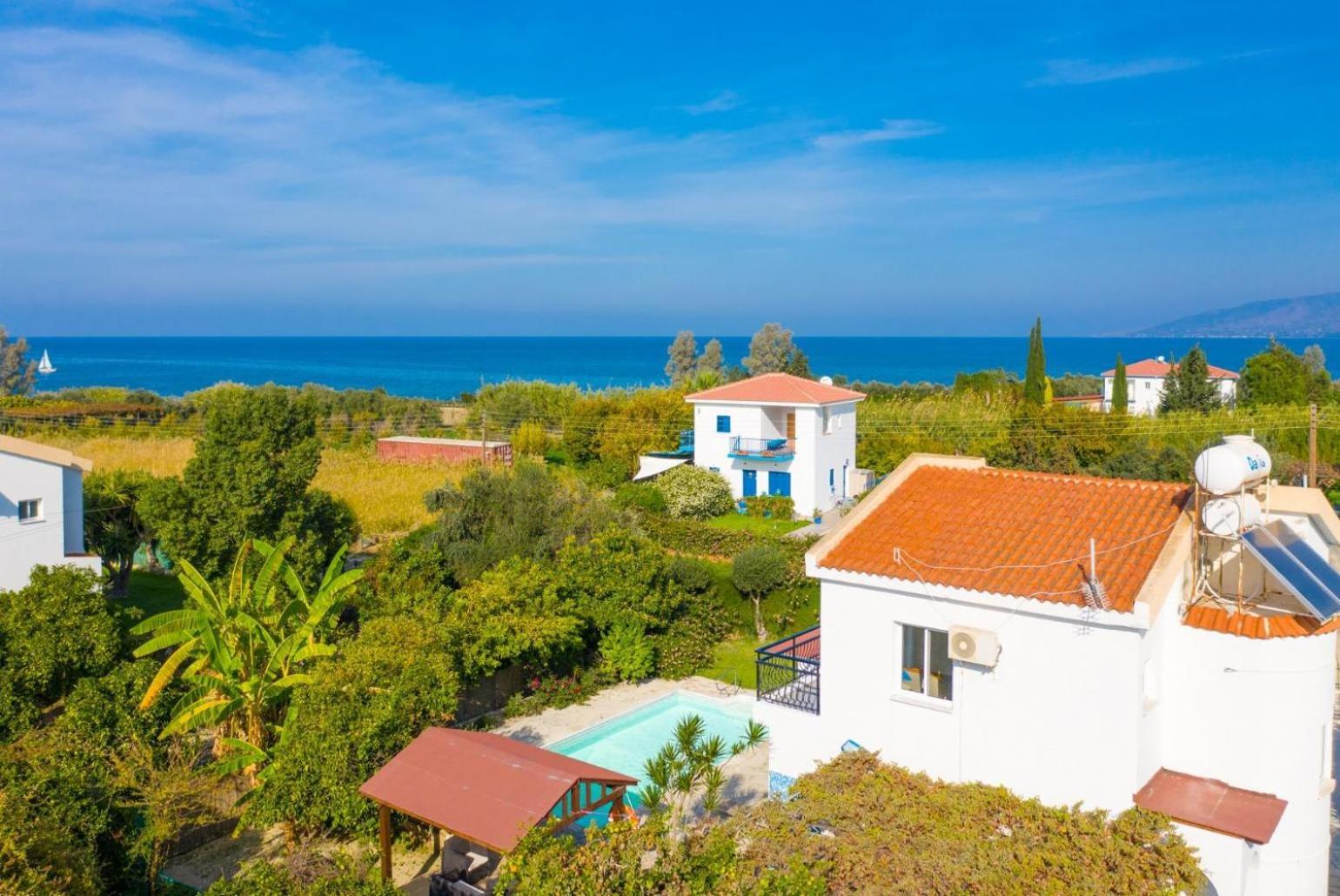 Sun Beach Villa Tria Polis Buitenkant foto