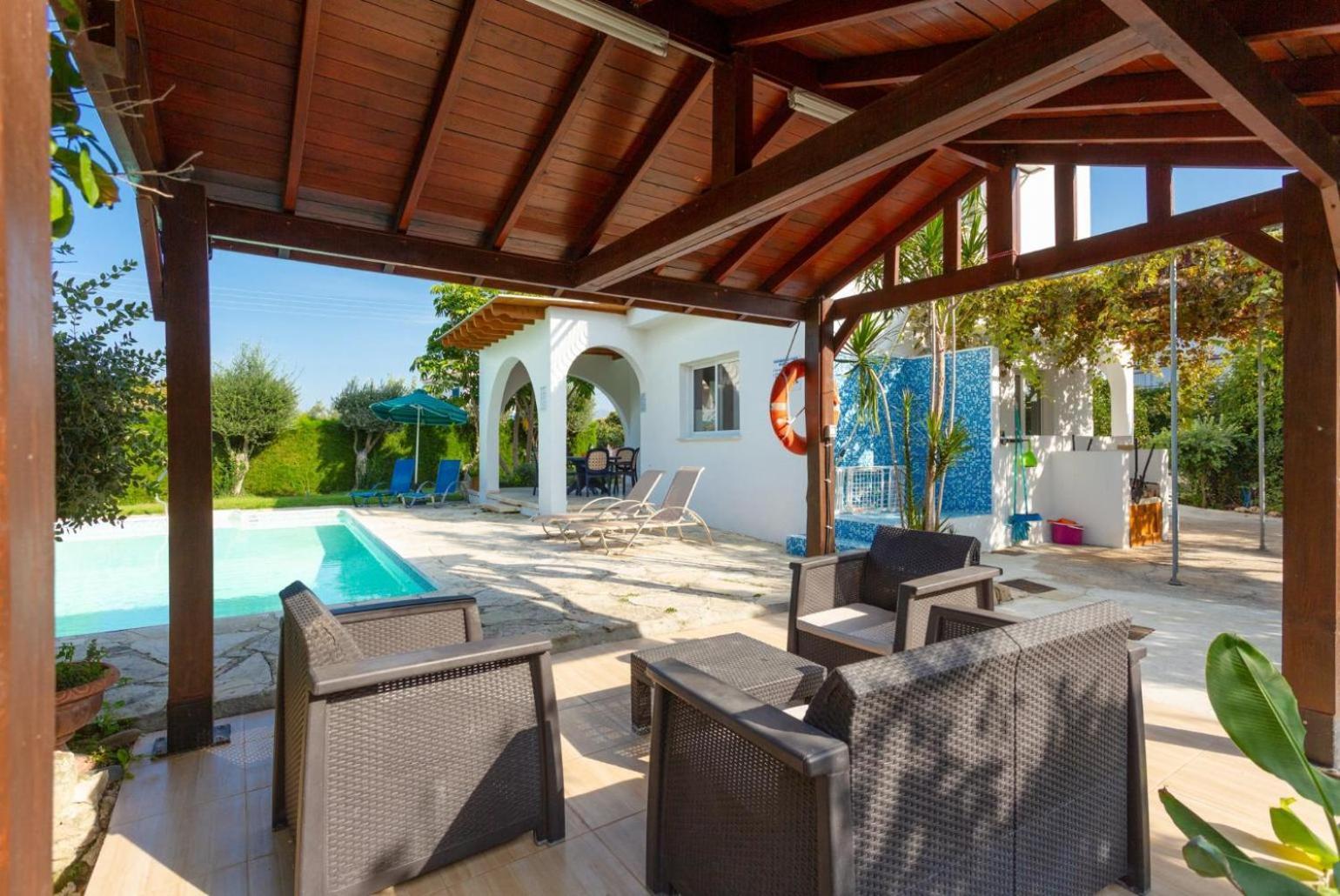 Sun Beach Villa Tria Polis Buitenkant foto